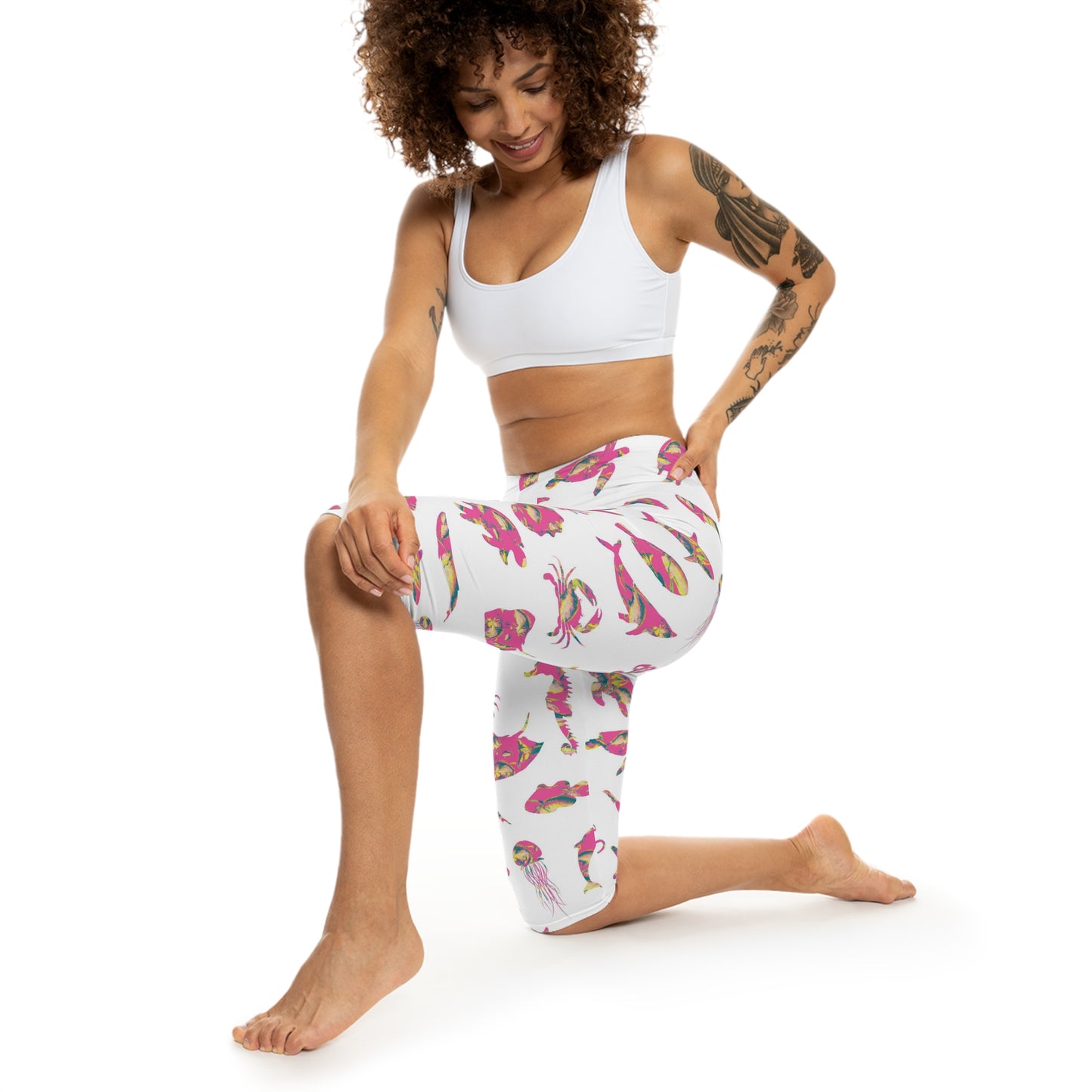 Sea Animals - Pink Snapper Bucket Fill - Women’s Capri Leggings (AOP)